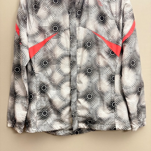 Saucony Black & White Circular Print Running Jacket w Coral Accents – Size Small - Picture 7 of 15
